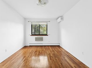 3131 42nd St #2, Astoria, NY 11103