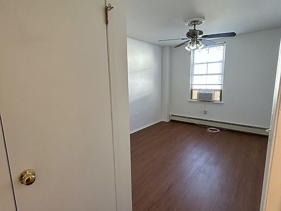 5th image of 359 Cumberland St Floor 2