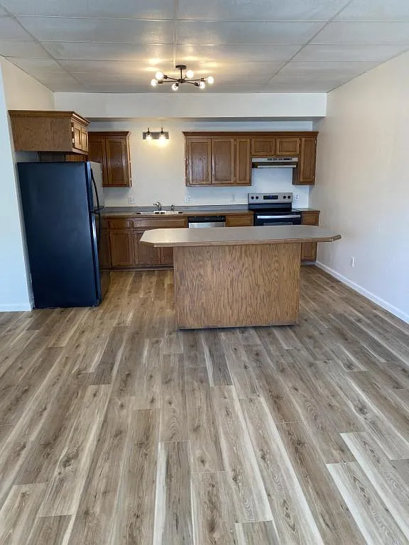 604 W Jackson St — Photo 4