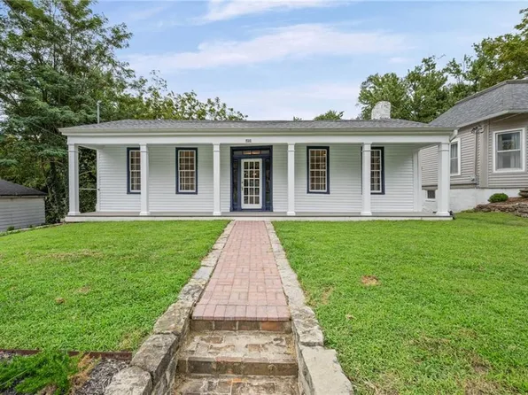 633 Main St, Weston, MO 64098