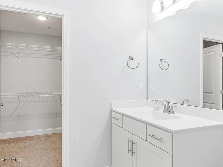 4406 Finch Ln — Photo 27