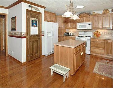 3rd image of 25 Heritage Ct