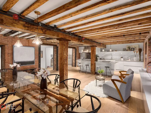 466 Washington St APT 4W, Manhattan, NY 10013