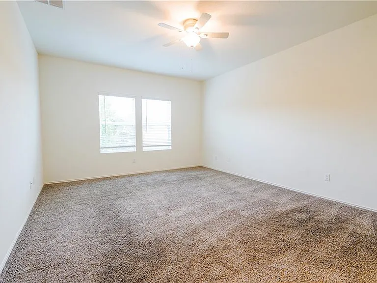 933 Wildrye Ct — Photo 11