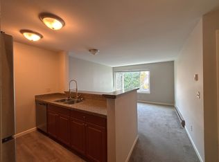 6410 8th Ave NE APT 203, Seattle, WA 98115