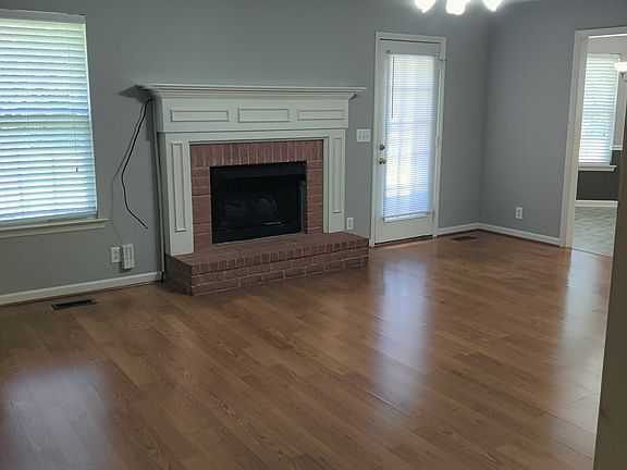 3rd image of 3219 Vestry Ave