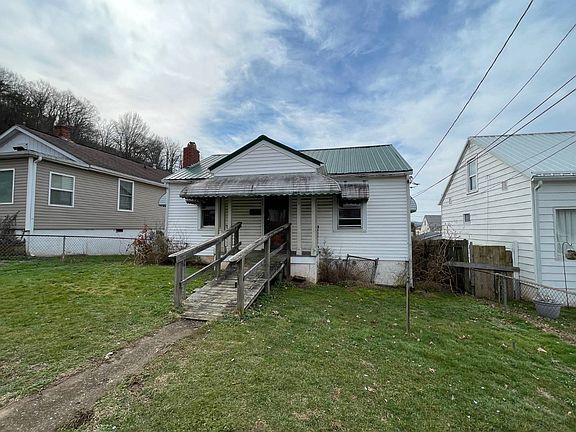 2nd image of 718 7th St