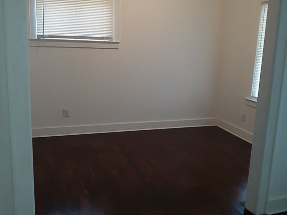 3rd image of 932 Boston Ave