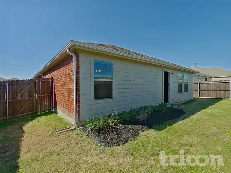 758 Bayonet St — Photo 15