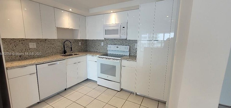 1st image of 18071 Biscayne Blvd APT 1403