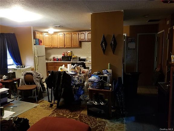 4th image of 886 Union Ave #C