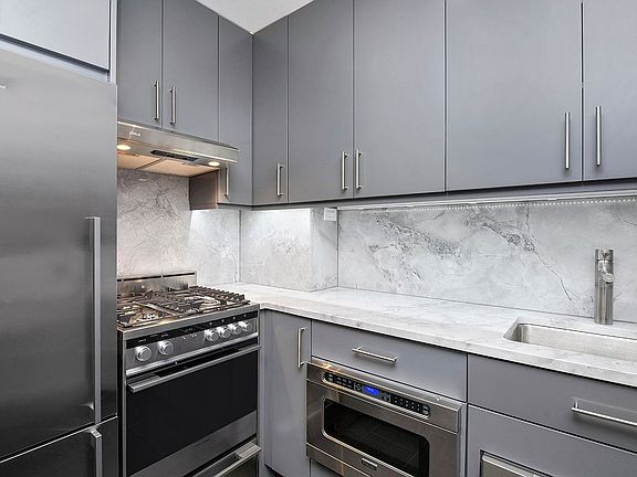 4th image of 106 Central Park S APT 15O