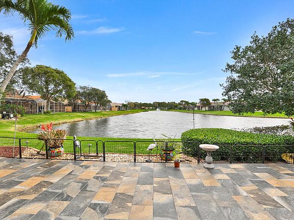 3rd image of 7708 Campania Drive