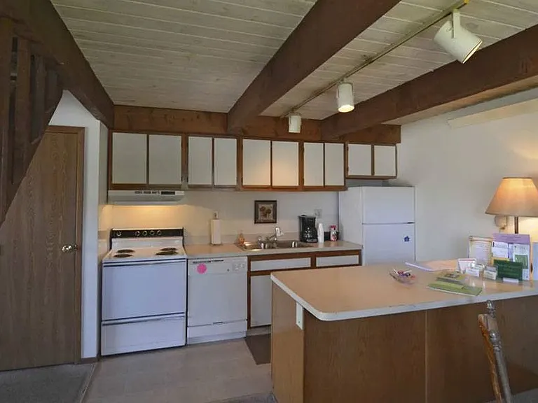 Abbington Village Apartments — Photo 3