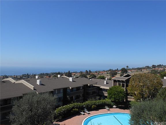 3rd image of 6542 Ocean Crest Dr APT B302