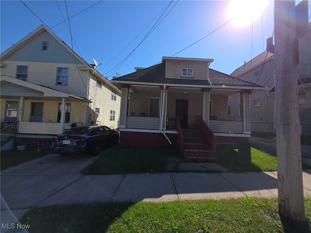 3477 W 63rd St photo 1