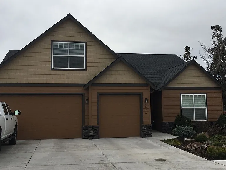 1676 NW Upas Ave — Photo 1