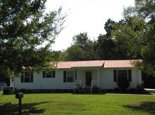 255 Nixon Ln, Savannah, TN 38372