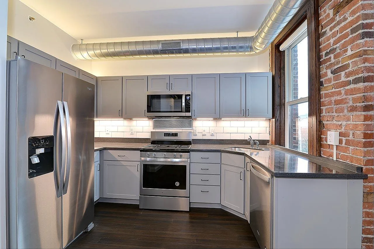 2 bed, 1140 sqft, $1,950 — Photo 4
