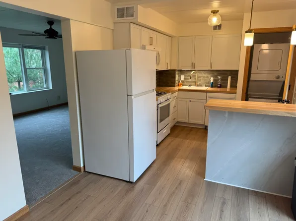 28 Sherman Ter, Madison, WI