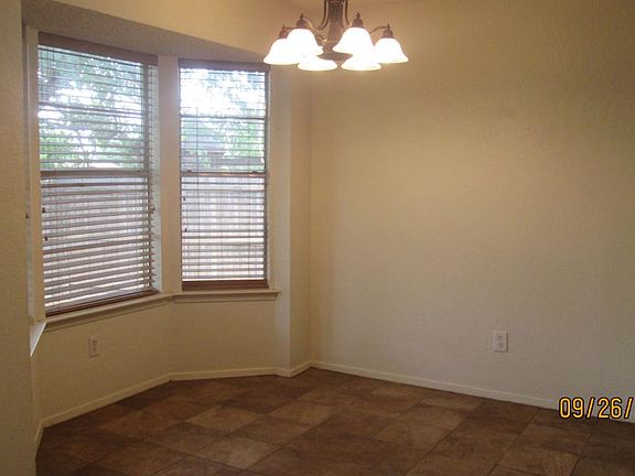 5th image of 6457 N Park Dr