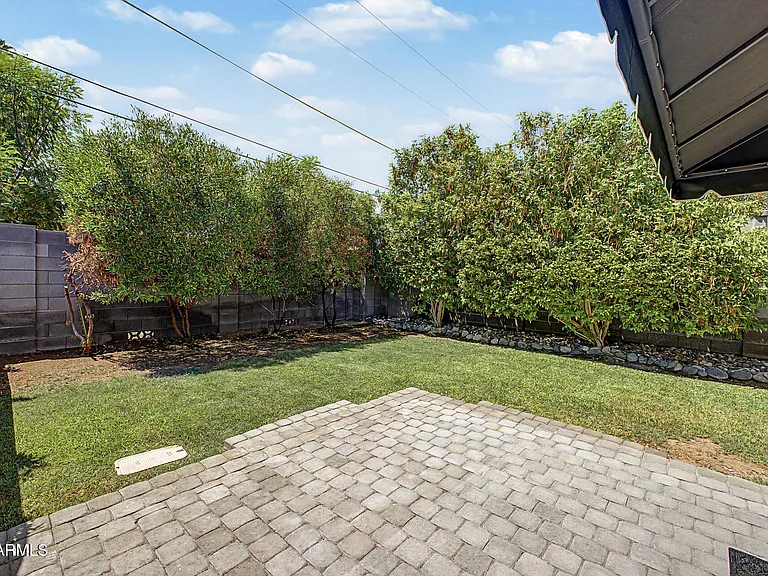 521 W Mariposa St #2 — Photo 15