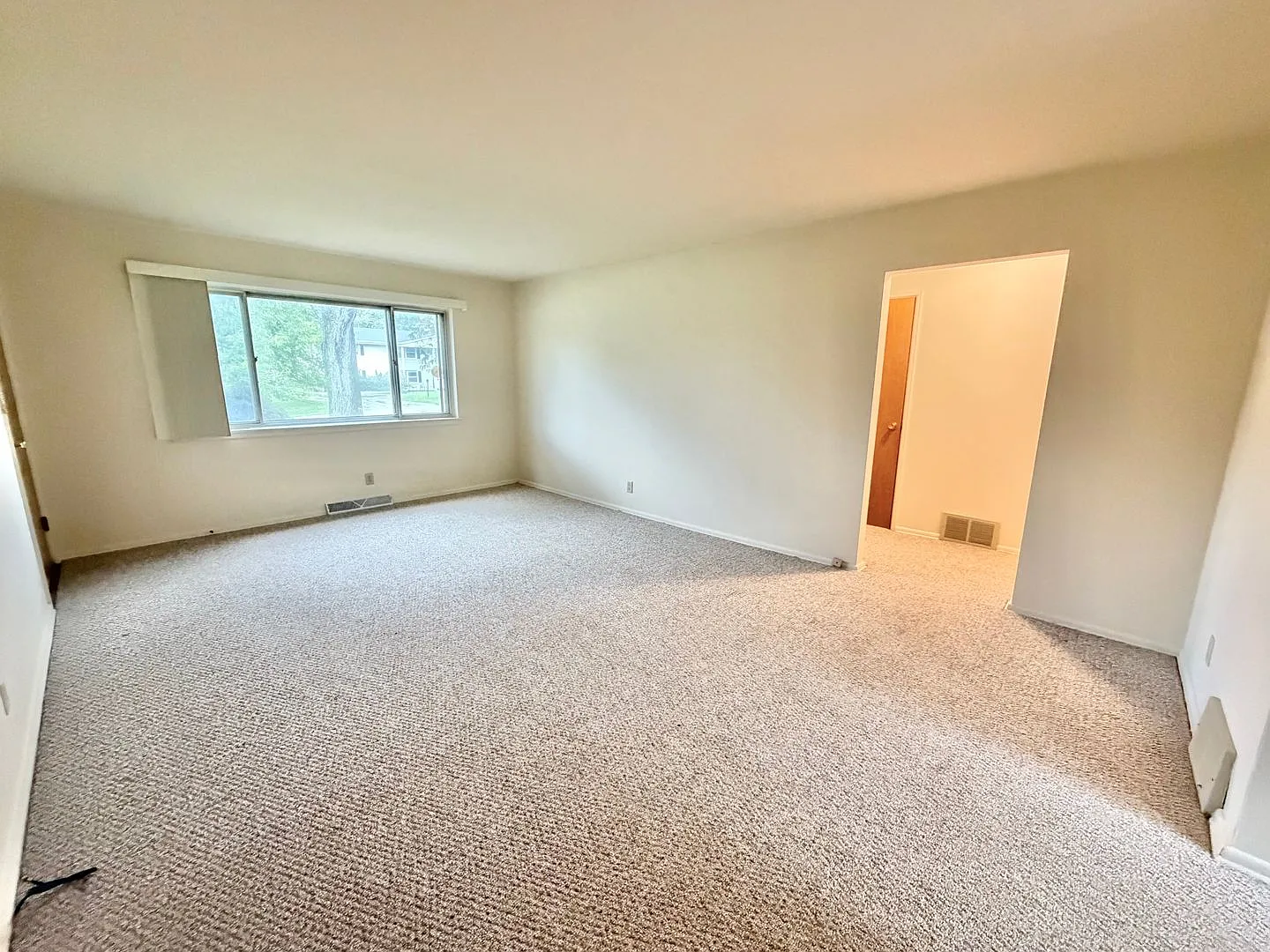 15305 Marilyn Dr — Photo 3