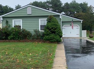 87 Chesterfield Lane, Toms River, NJ