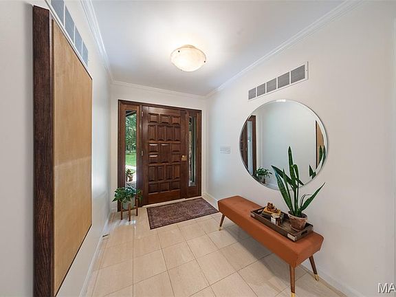 5th image of 511 E Christy Dr