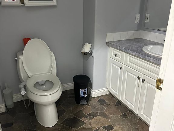 5th image of 1306 Woodfield Dr