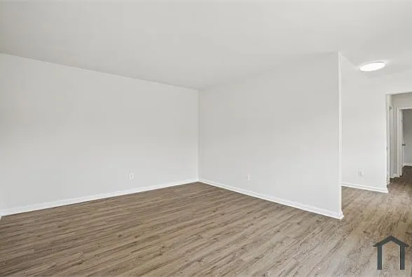 2 bed, 950 sqft, $1,995 — Photo 3