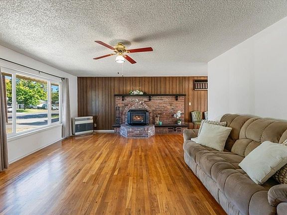 5th image of 353 Terrace St