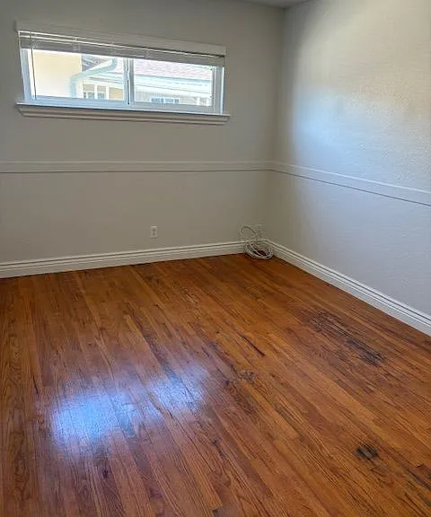 183 E Dana St — Photo 15