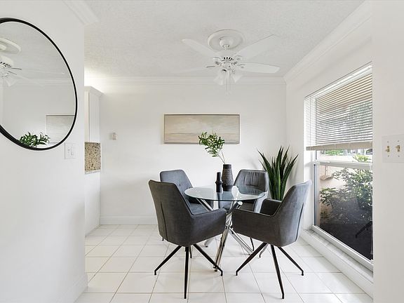 5th image of 13233 Lucinda Palm Court #A
