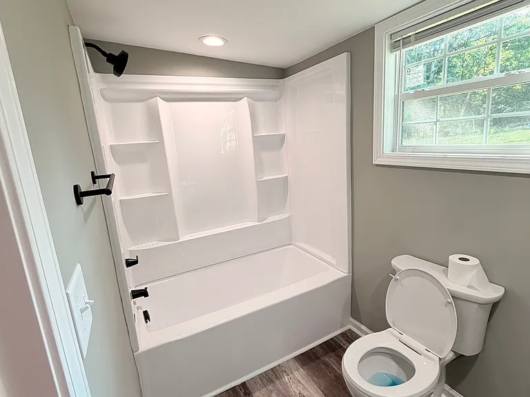 212 Murphy Ln — Photo 2