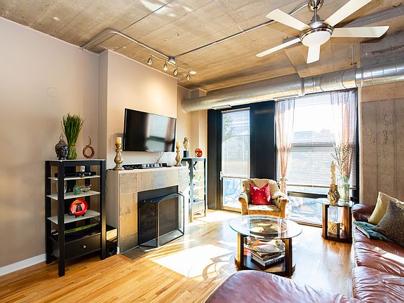 3rd image of 1151 W 15th St Unit 203