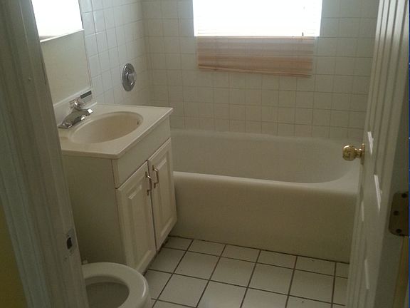 4th image of 1743 E 71st St APT 303