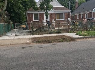 51 Dorlon St, Hempstead, NY 11550