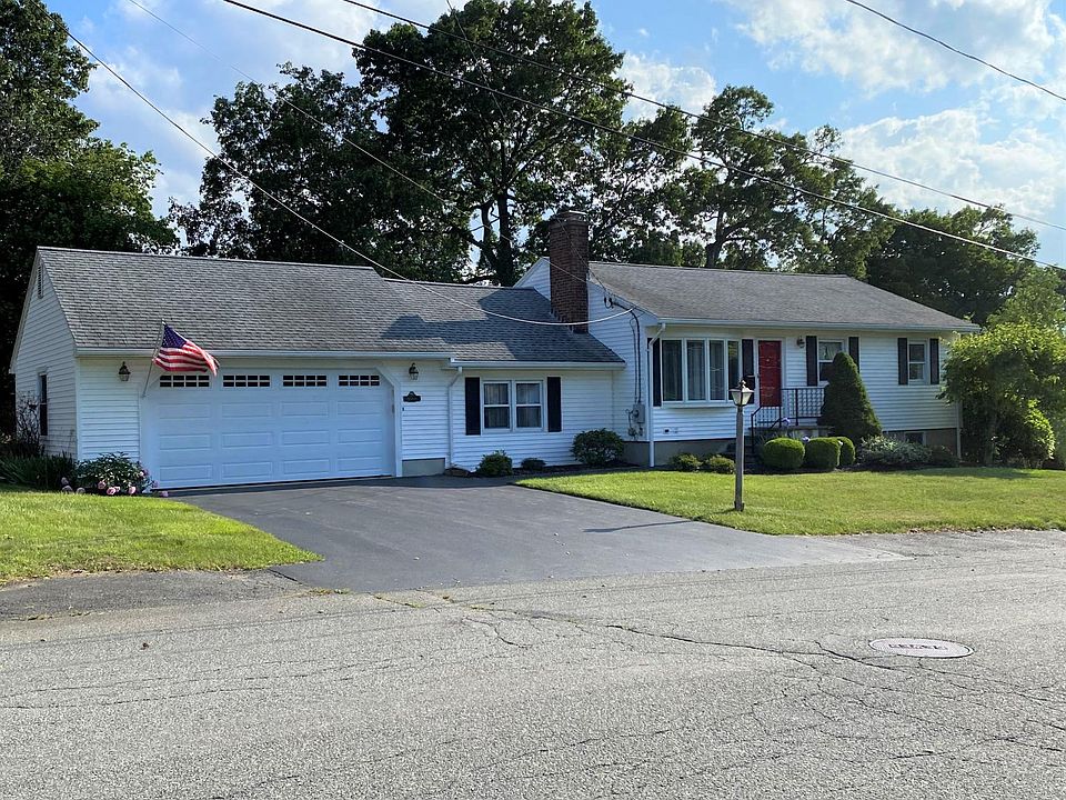 1st image of 92 Applewood Dr