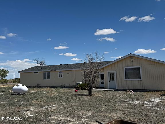 4th image of 3525 Soda Lake Rd