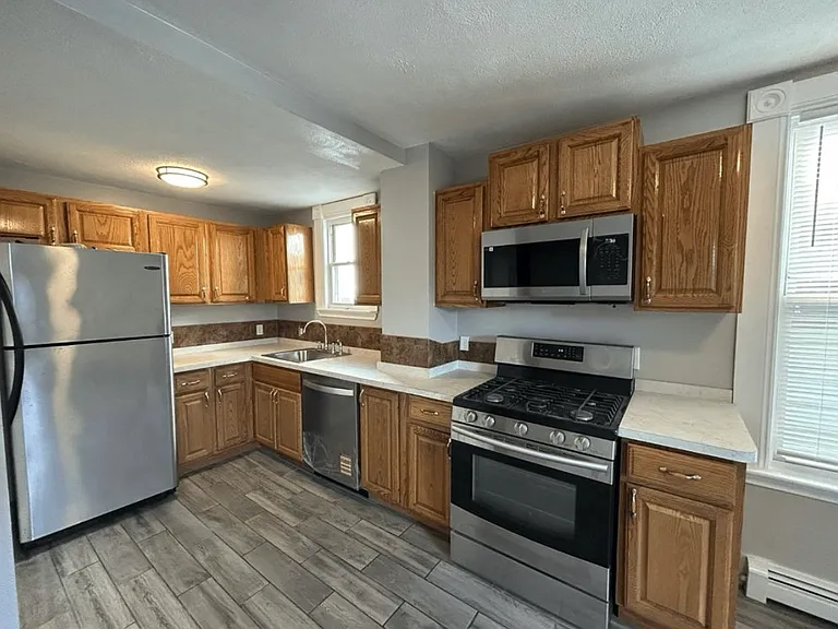 5 Falcon St #2 — Photo 1