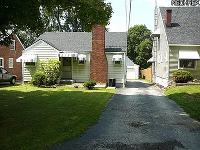 4332 Webster Ave photo 1