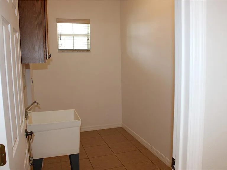 339 Mariners Gate Dr — Photo 20