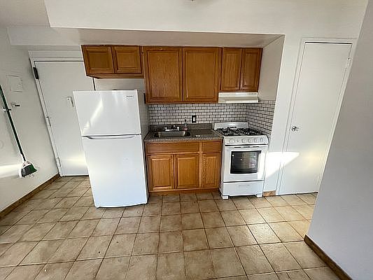 4th image of 1962 77th St #1C