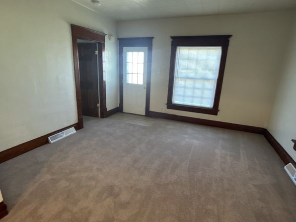 220 NW 4th St
