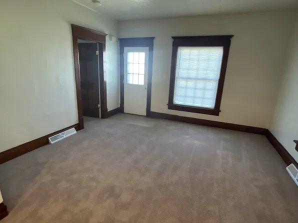 220 NW 4th St, Ogden, IA 50212
