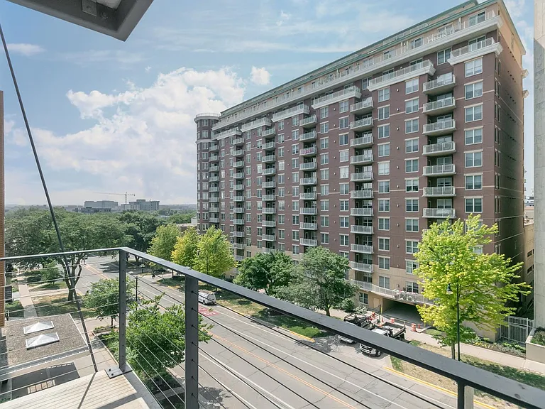 309 W Washington Ave #401 — Photo 26