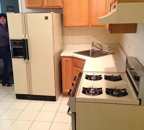 2nd image of 2424 N Greenview Ave #1R