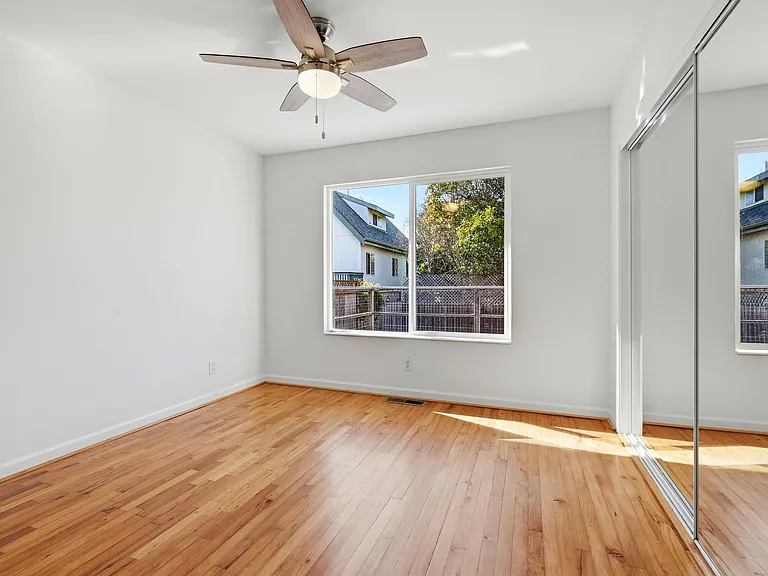 218 Mora St — Photo 12