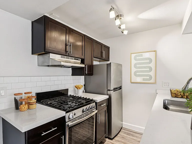 The Wexler Apartments — Photo 29